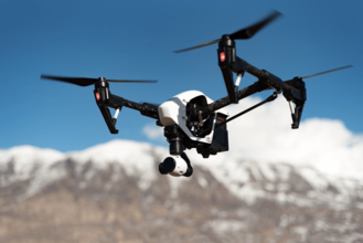 Demonstração dos modos avançados de voo com drone